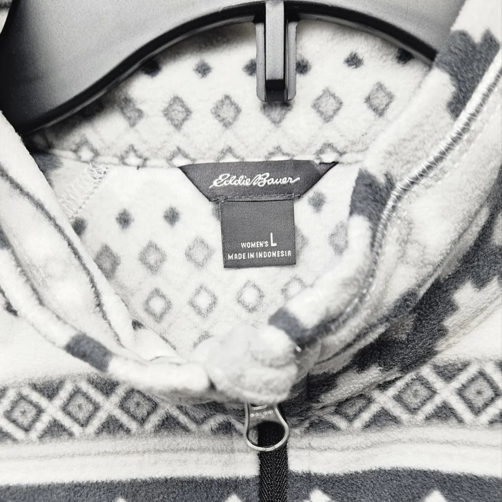 Women's Pullover - Picture 7 of 8